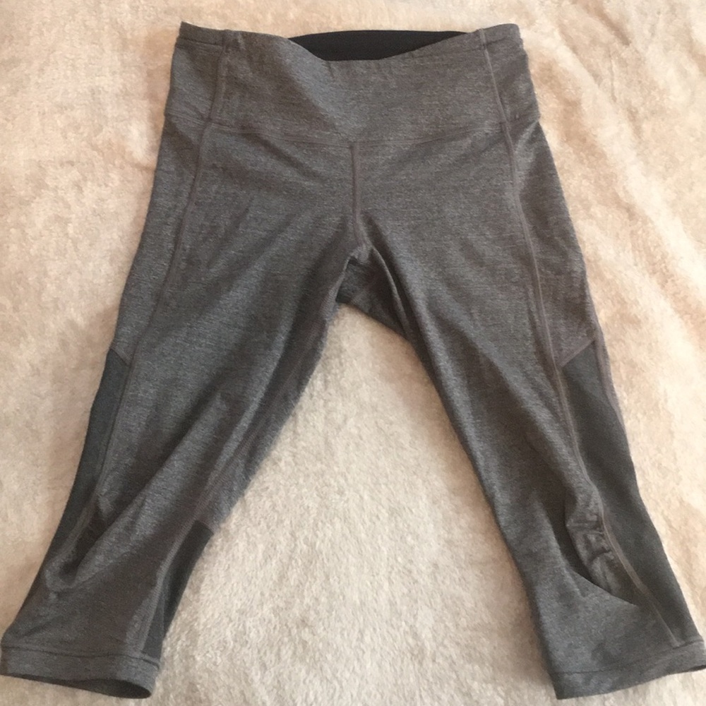 Lululemon Wunder Under crop size 6